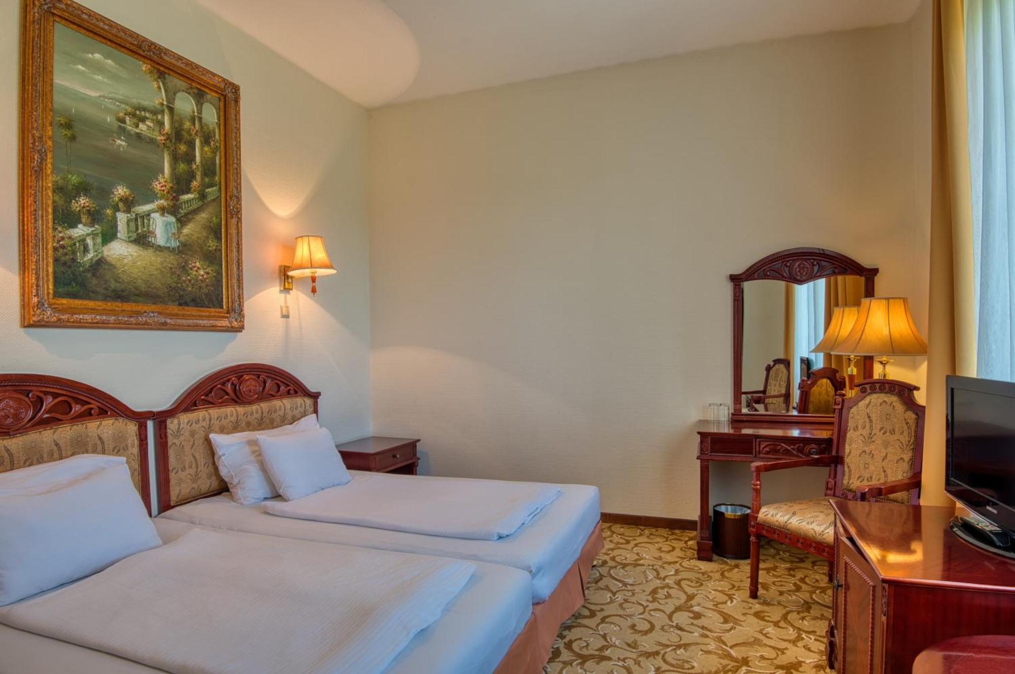 Hotel Bellevue Ostrzyhom Zewnętrze zdjęcie