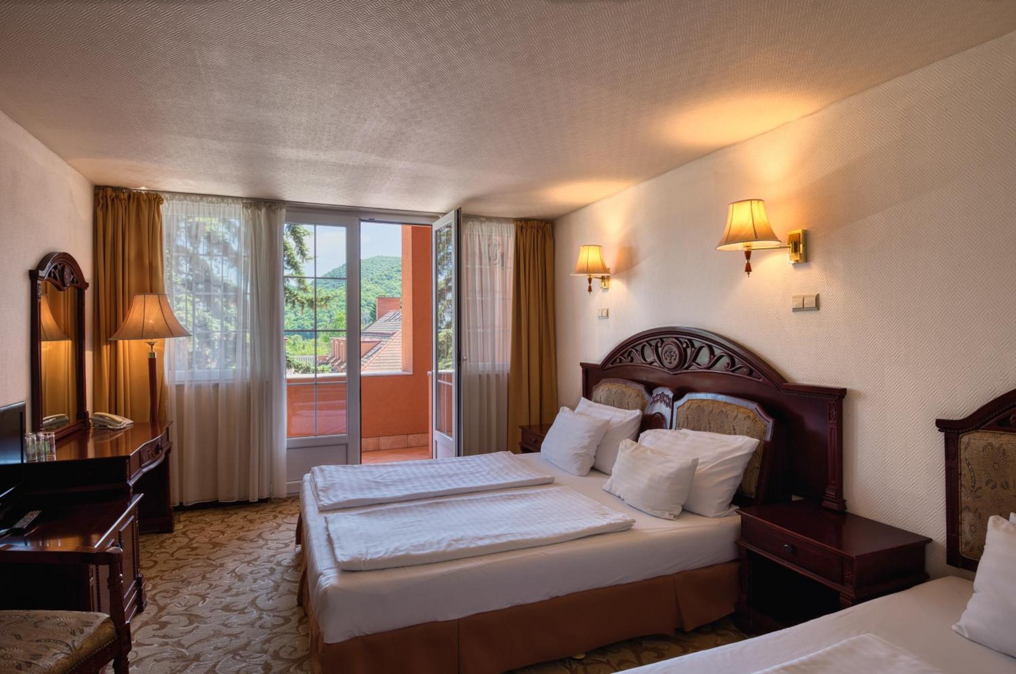 Hotel Bellevue Ostrzyhom Zewnętrze zdjęcie
