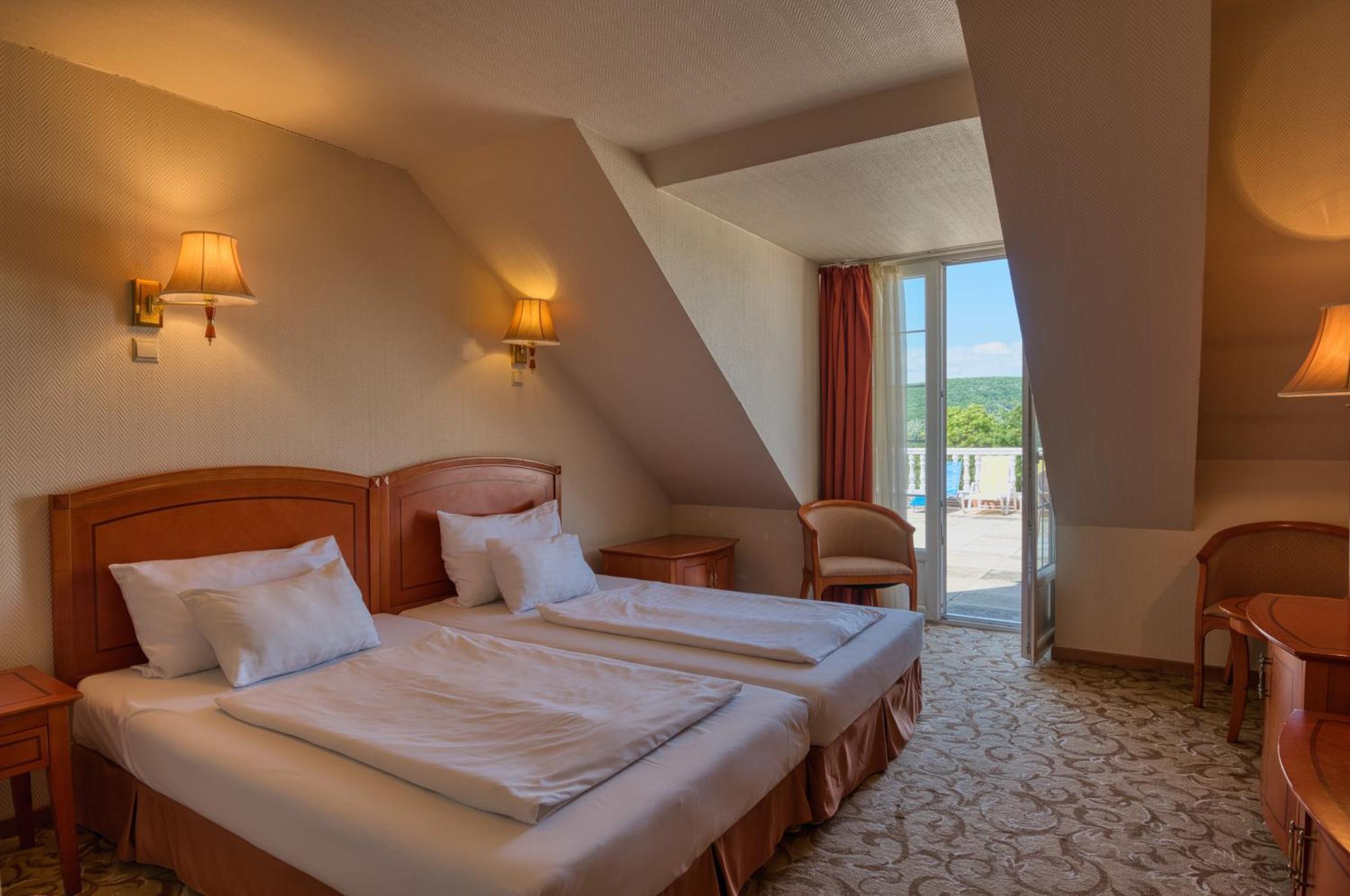 Hotel Bellevue Ostrzyhom Zewnętrze zdjęcie