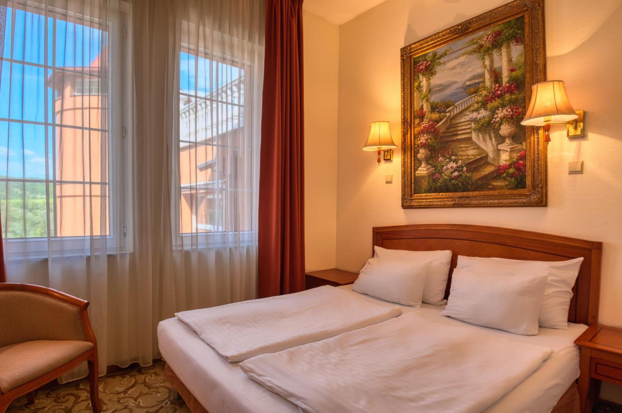 Hotel Bellevue Ostrzyhom Zewnętrze zdjęcie