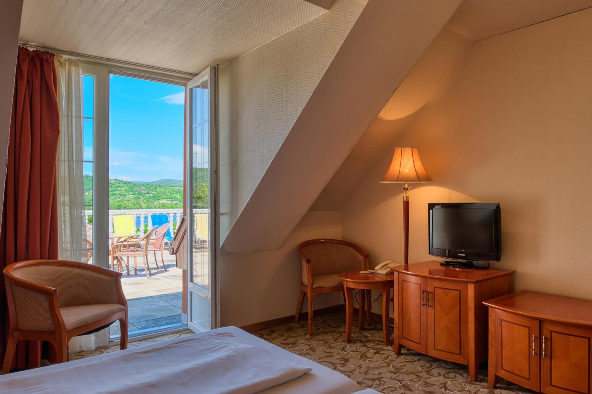 Hotel Bellevue Ostrzyhom Zewnętrze zdjęcie