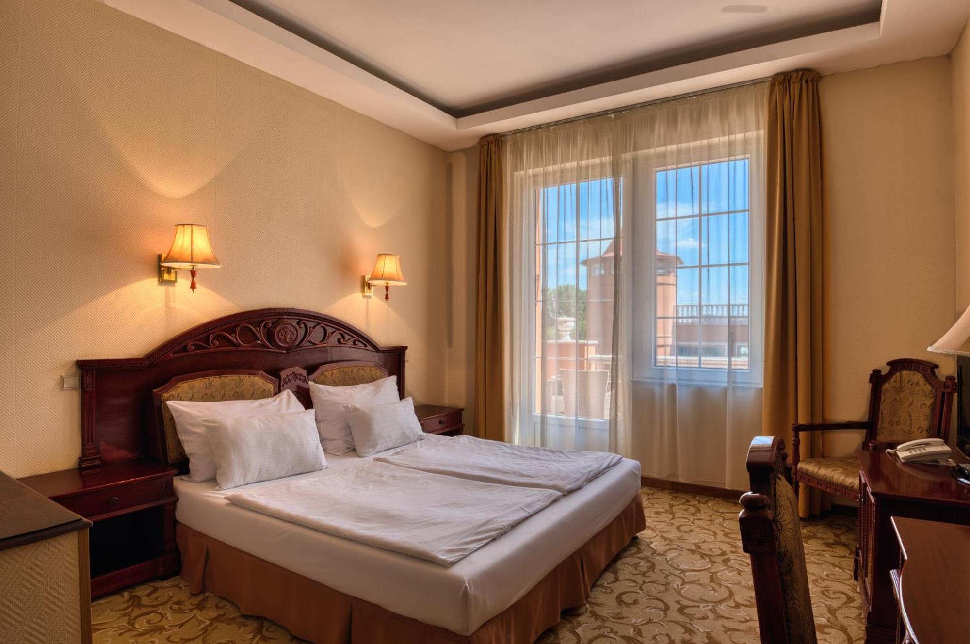 Hotel Bellevue Ostrzyhom Zewnętrze zdjęcie