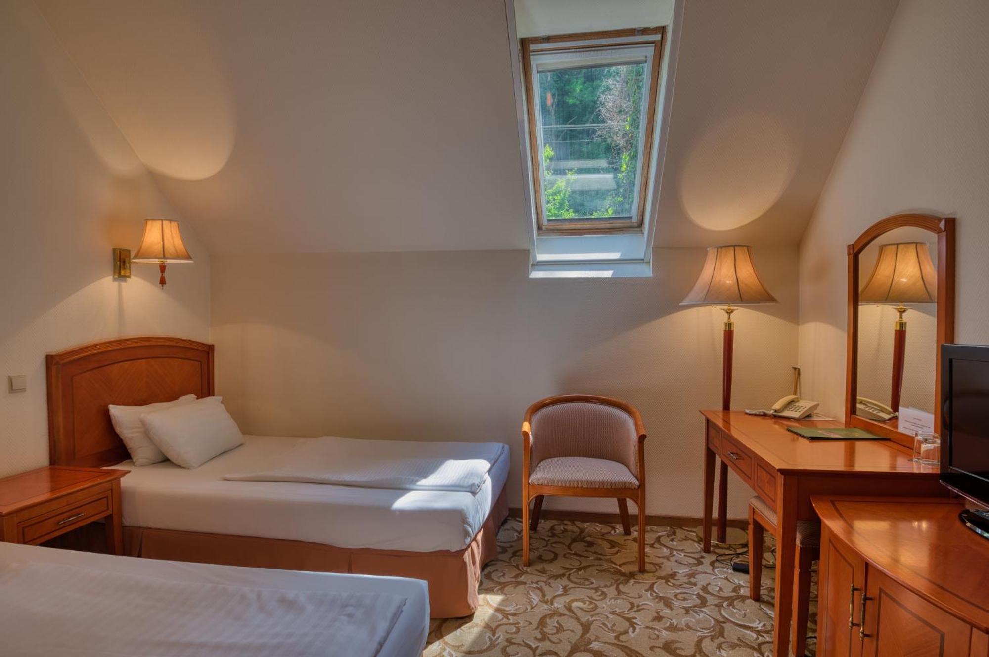 Hotel Bellevue Ostrzyhom Pokój zdjęcie