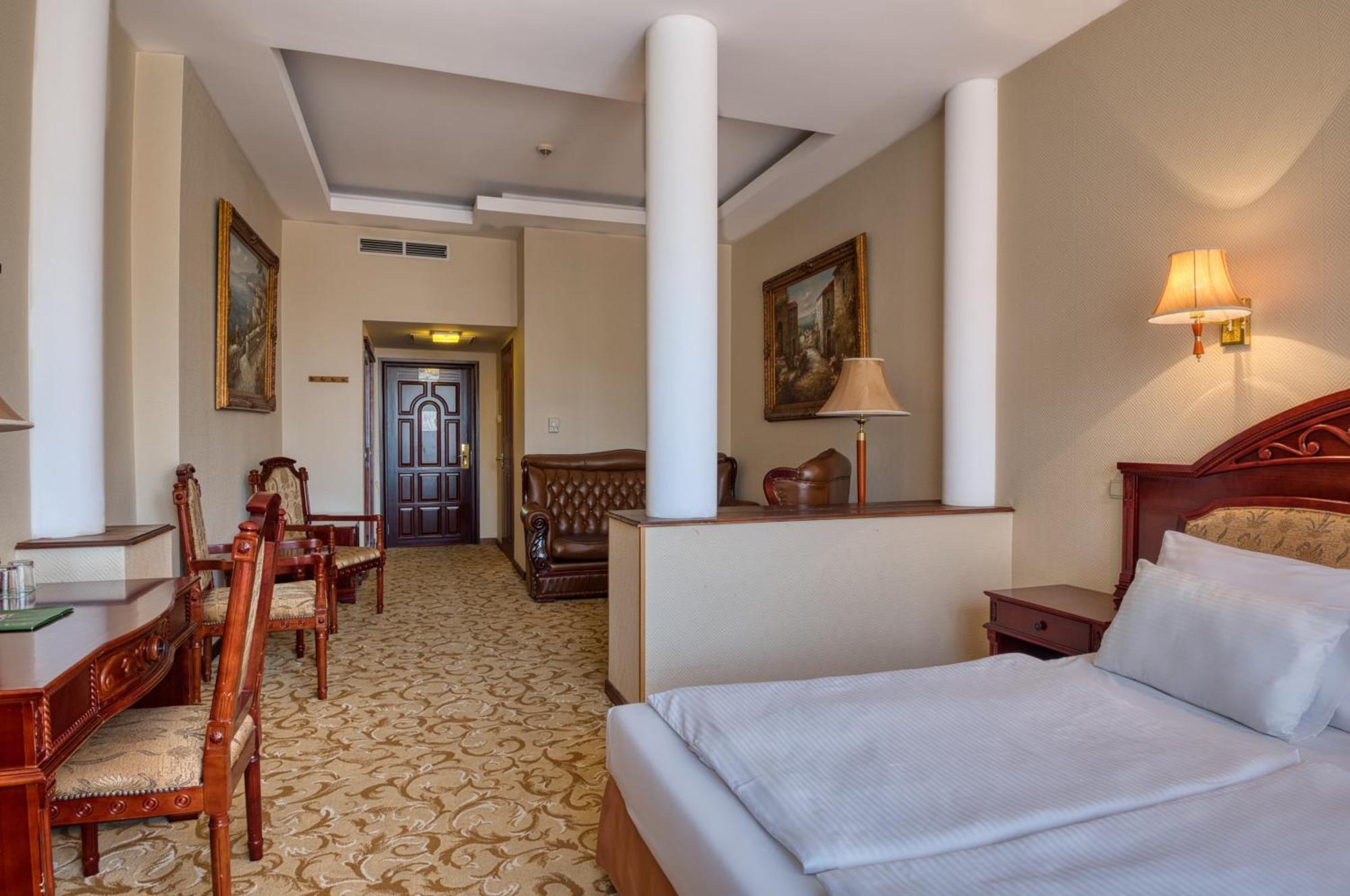 Hotel Bellevue Ostrzyhom Pokój zdjęcie