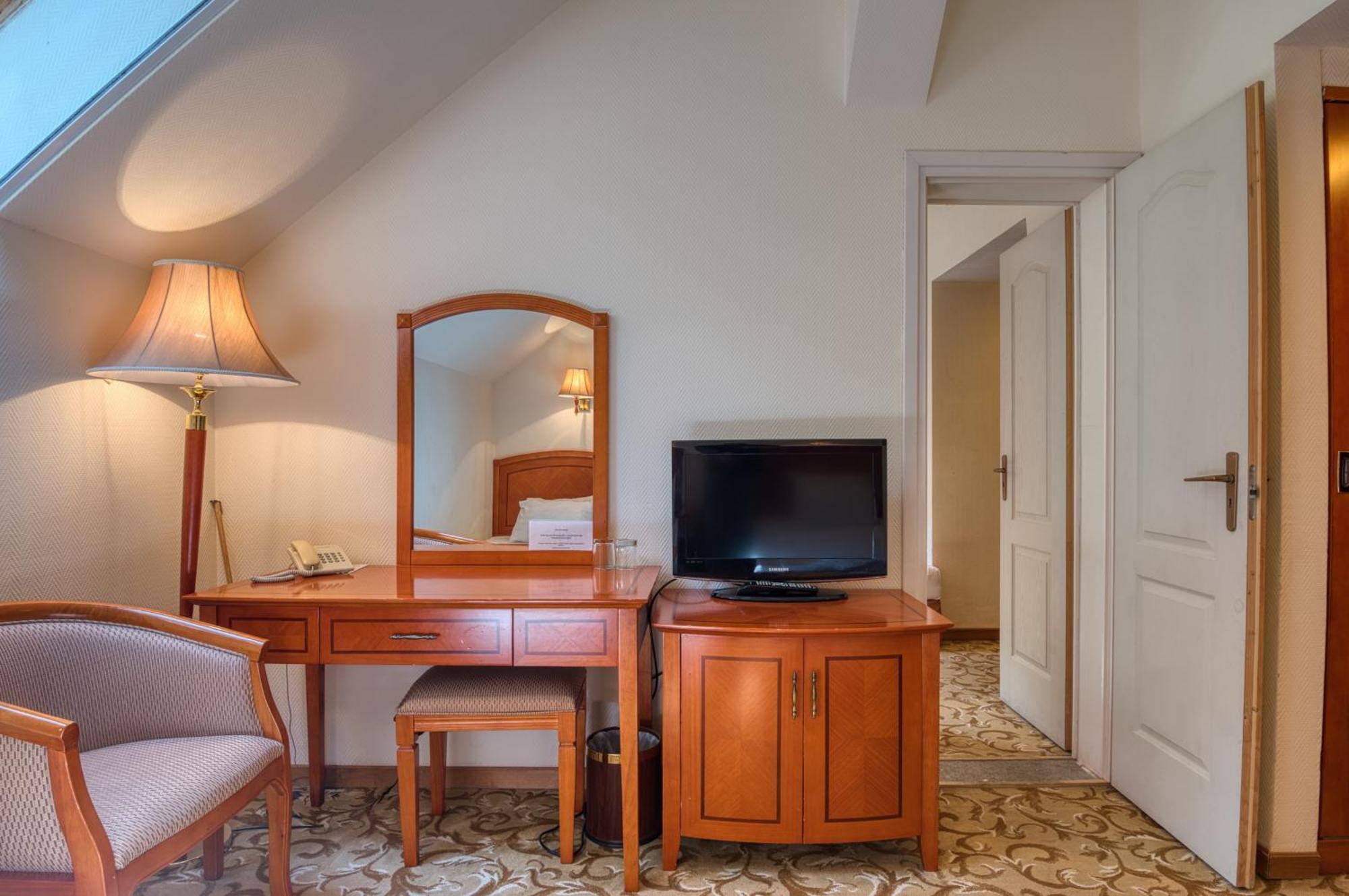 Hotel Bellevue Ostrzyhom Zewnętrze zdjęcie