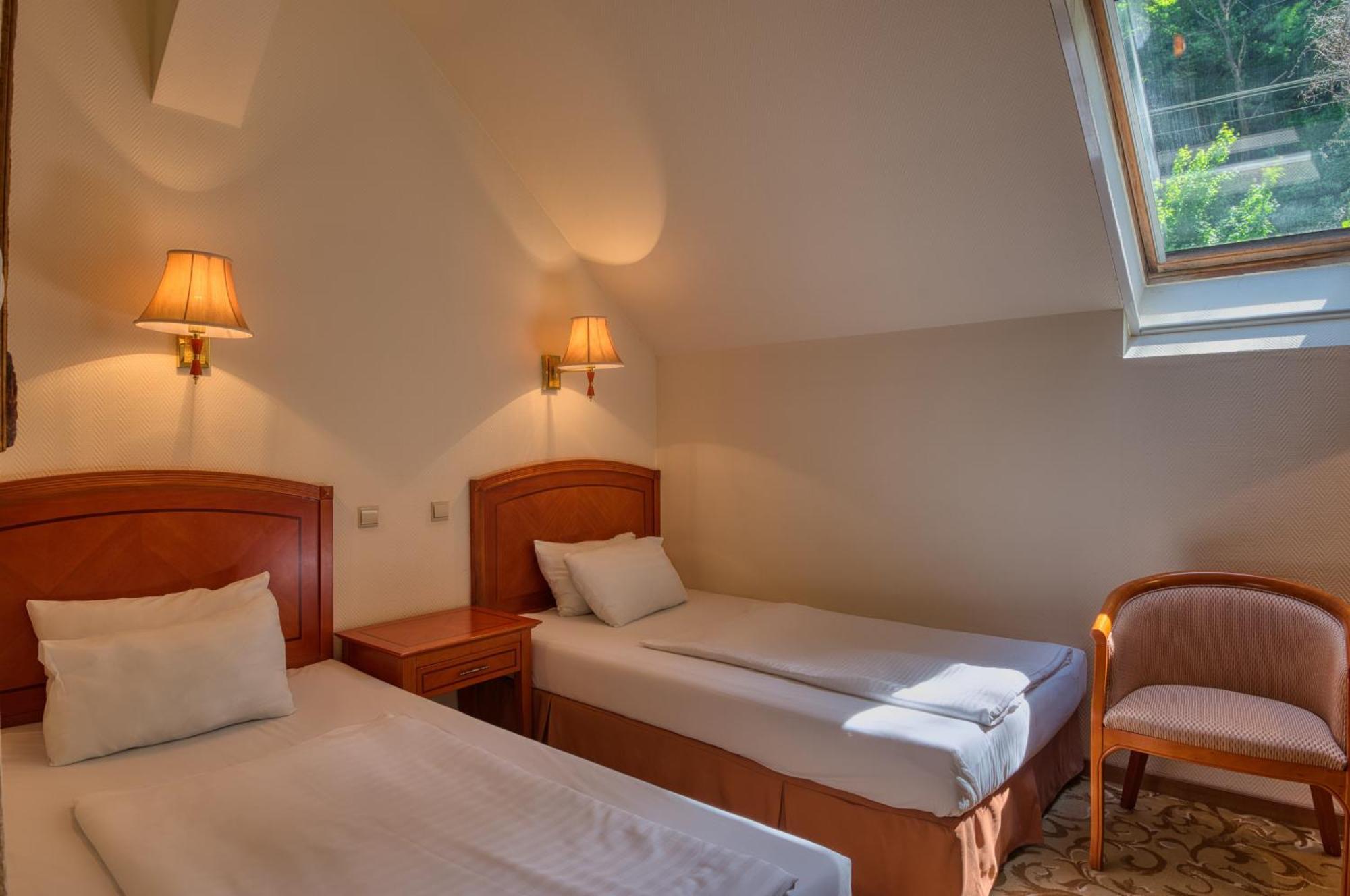 Hotel Bellevue Ostrzyhom Pokój zdjęcie