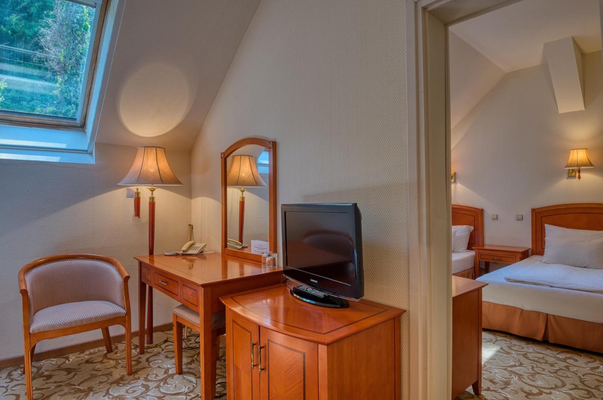 Hotel Bellevue Ostrzyhom Pokój zdjęcie