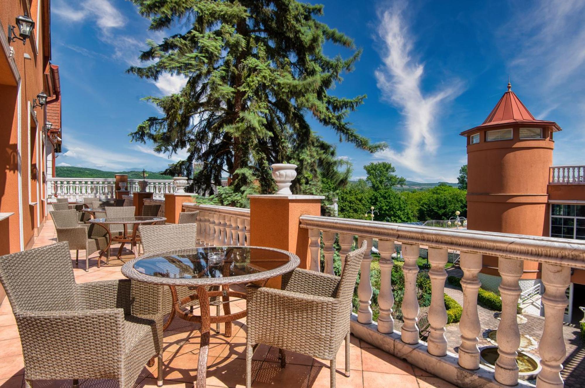 Hotel Bellevue Ostrzyhom Zewnętrze zdjęcie