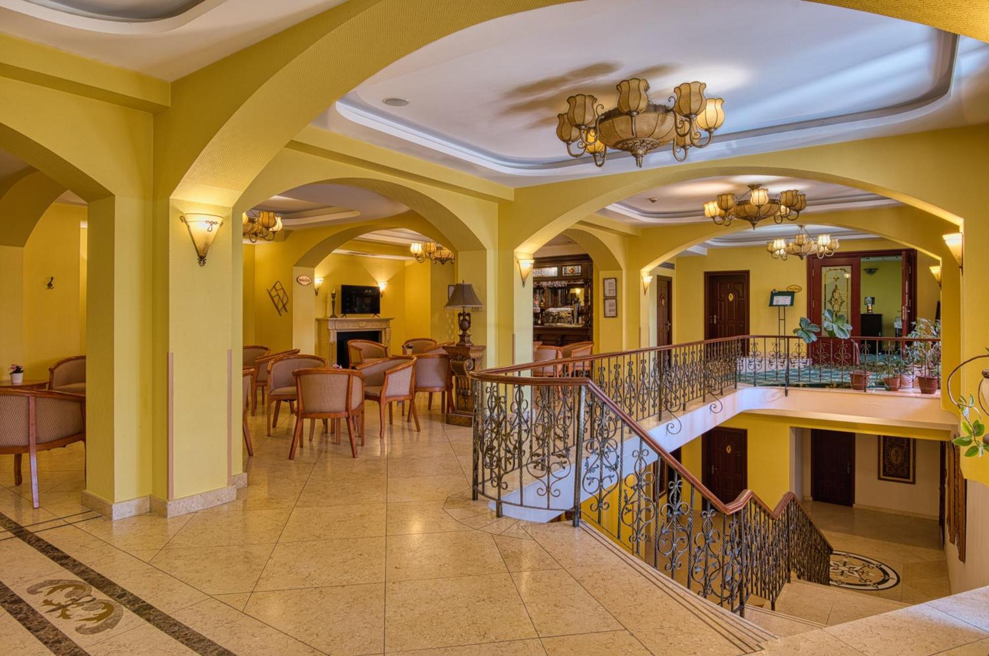 Hotel Bellevue Ostrzyhom Zewnętrze zdjęcie